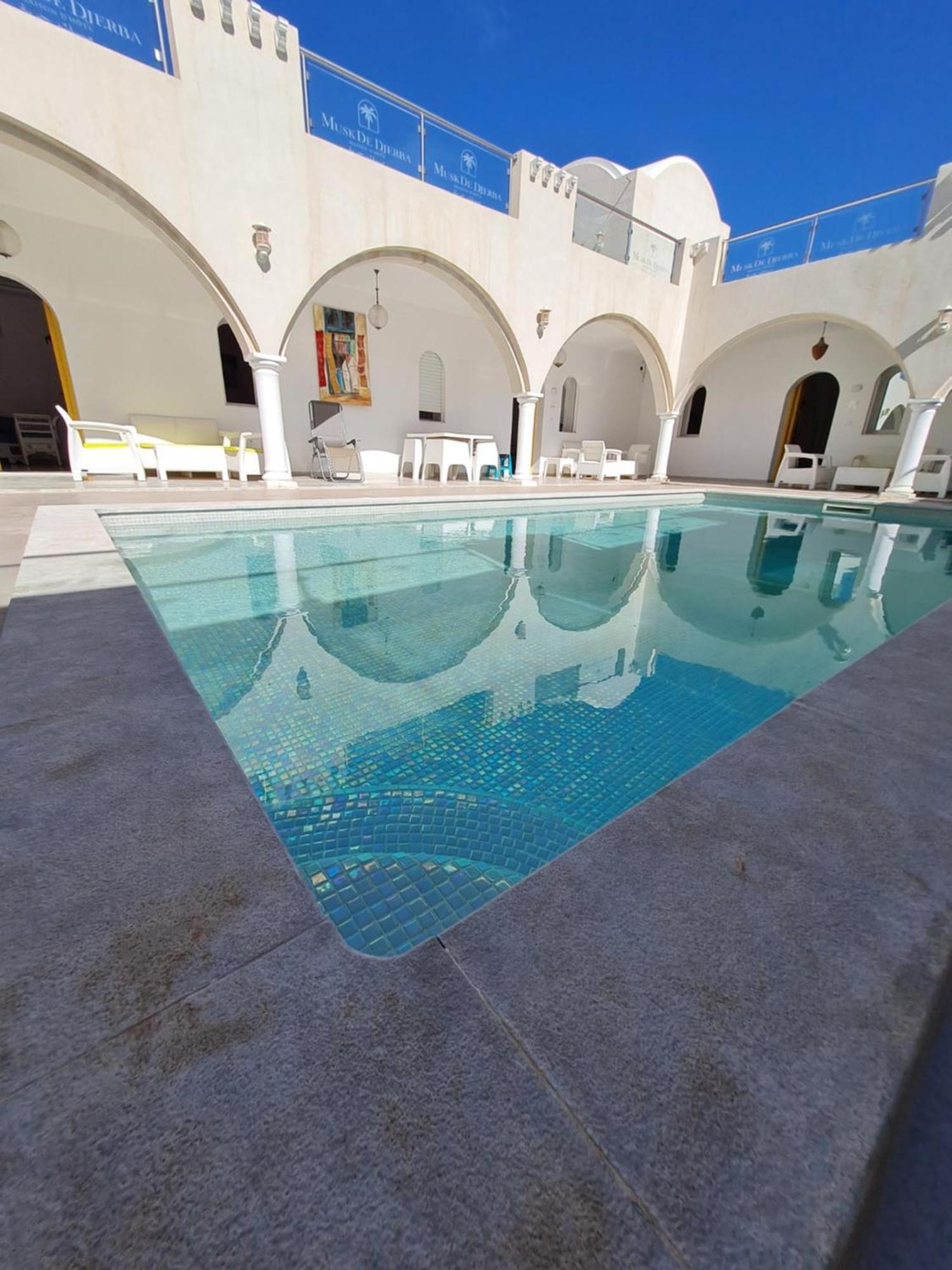 Musk De Djerba Suite Aziz Avec Piscine Temlale Luaran gambar